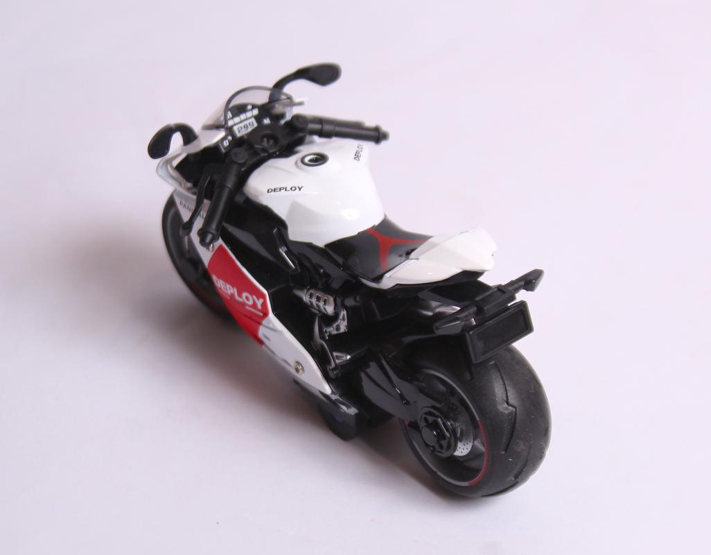 1:14 Die-Cast Alloy Model Heavy Motorcycle (H7788-1)