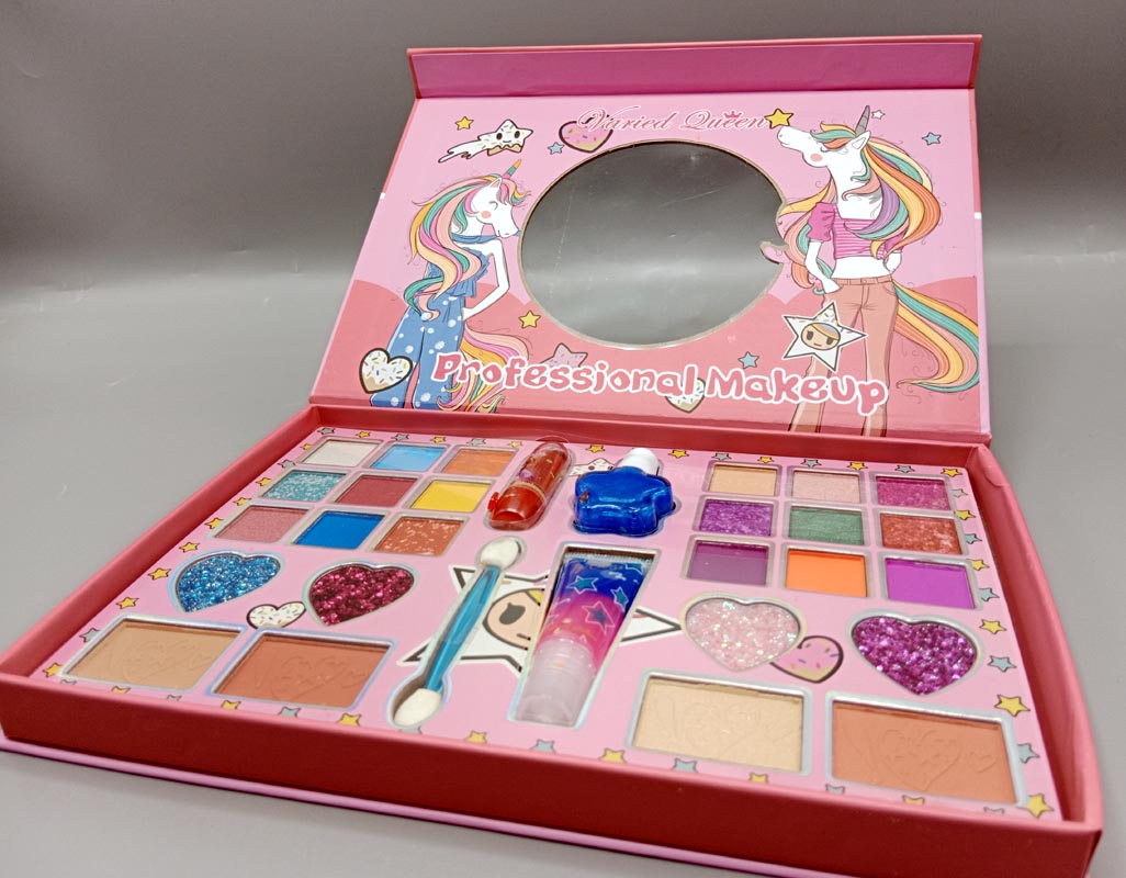 Varied Queen Makeup Set (18321)