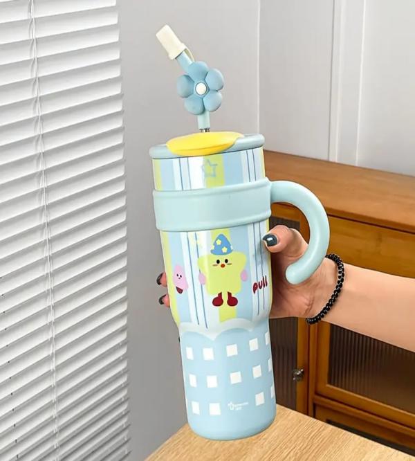 Kawaii Blue Star Insulated Tumbler with Handle, Straw & Flower Stopper – 1200ml Stainless Steel Double-Wall Bottle (OS-8430)