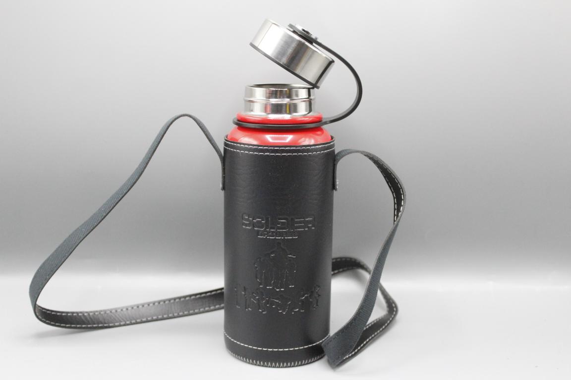 High Quality Metallic Thermal Water Bottle With Leather Cover 800 ml Red (DWX-5060)
