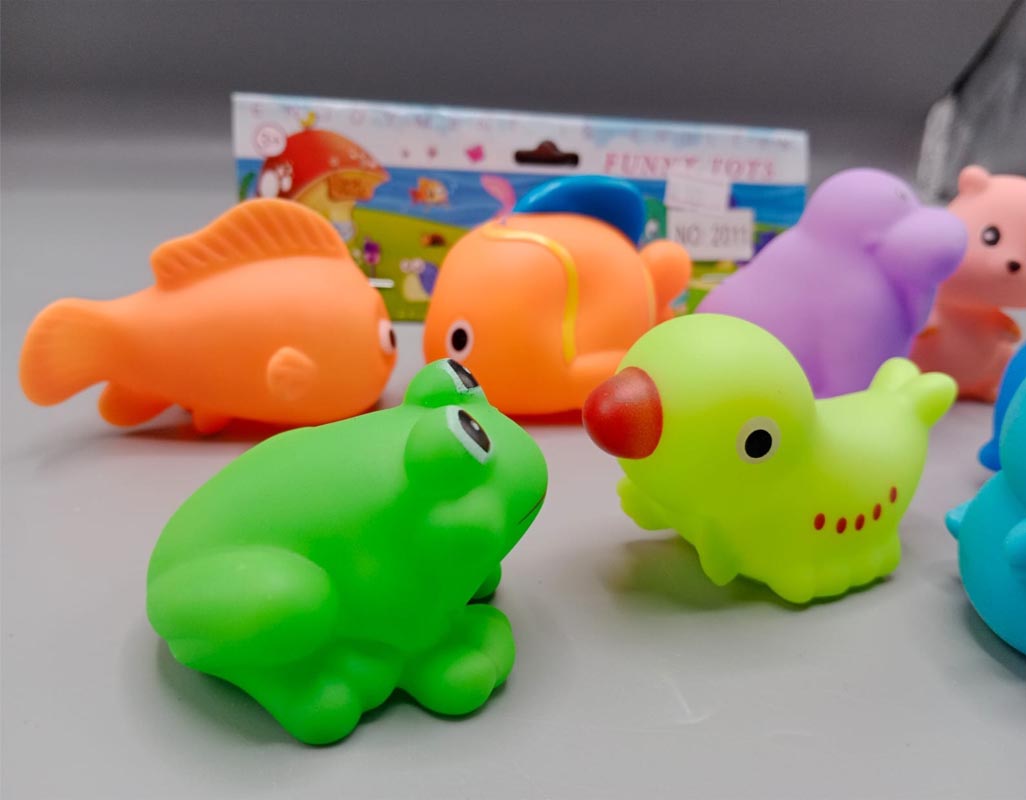 Choo Choo Animal Bath Toys 8 Pcs Set for Kids Non Toxic BPA Free Multicolor (2011)