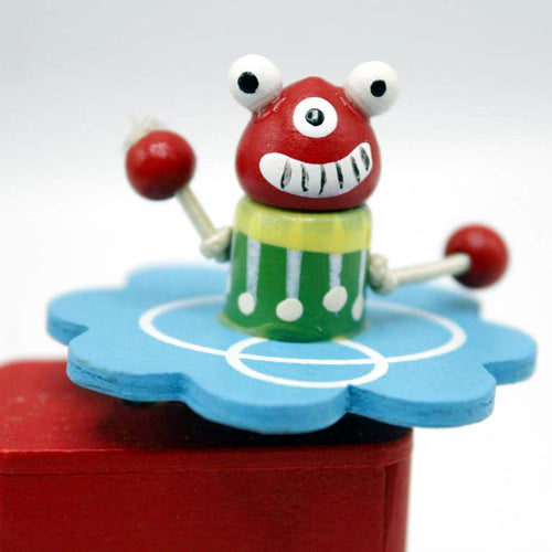 Load image into Gallery viewer, Wooden Revolving Bee (KC031)
