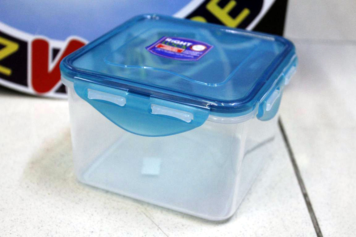 Right Lock Food Keeper / Container 900 ml