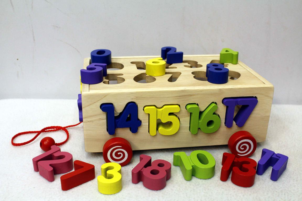 Wooden Digital Pulling Car (KC2958)